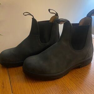 Blundstone 587 Rustic Black Chelsea Boots | size: W8/M6